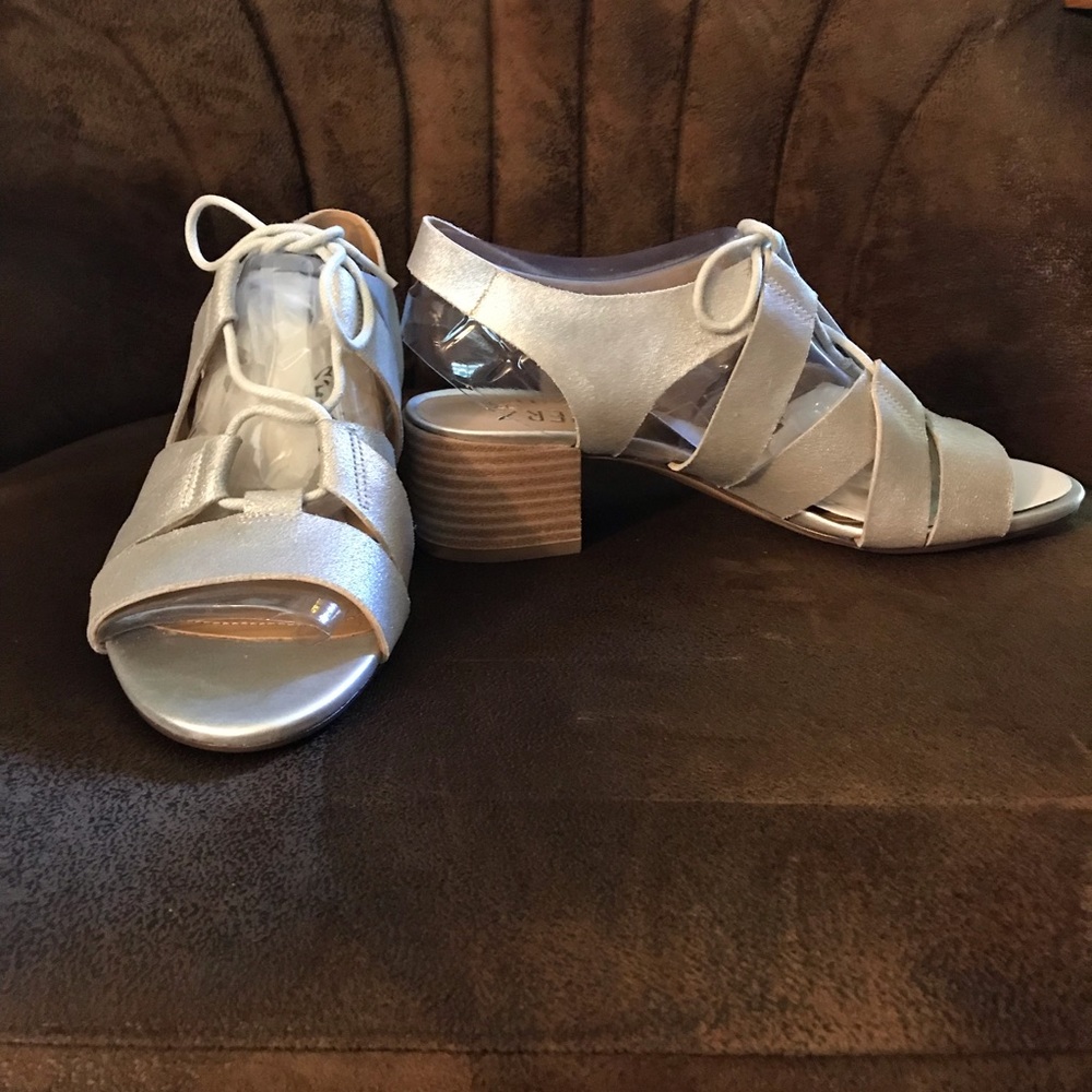 NIB Naturalizer Felicity Silver Sandal 5.5M - Picture 2 of 13